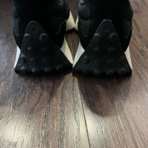 Women's New Balance 327 Sneakers - Picture 4 of 10